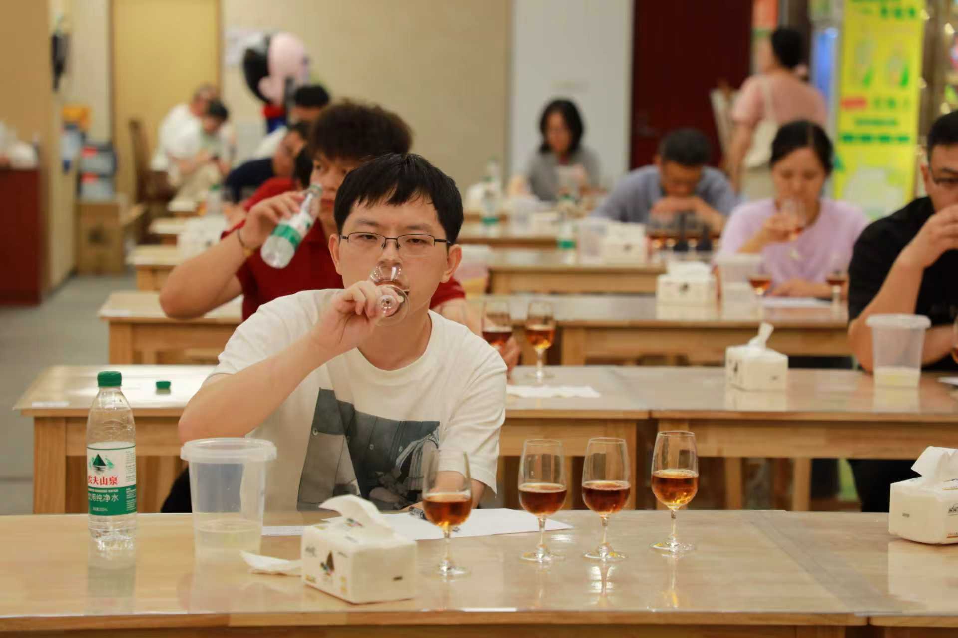 1760149857181082.jpg 9906da481714b51e69942752b592bedf.jpg